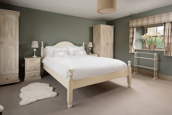 Bee Cottage Double Bedroom
